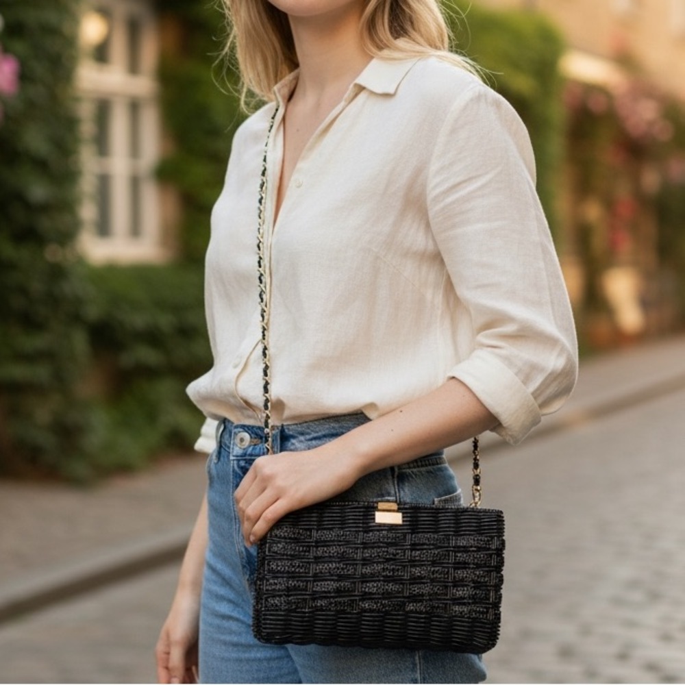 Vintage Black Woven Chain Strap Evening Purse Gold Hardware Clutch Crossbody